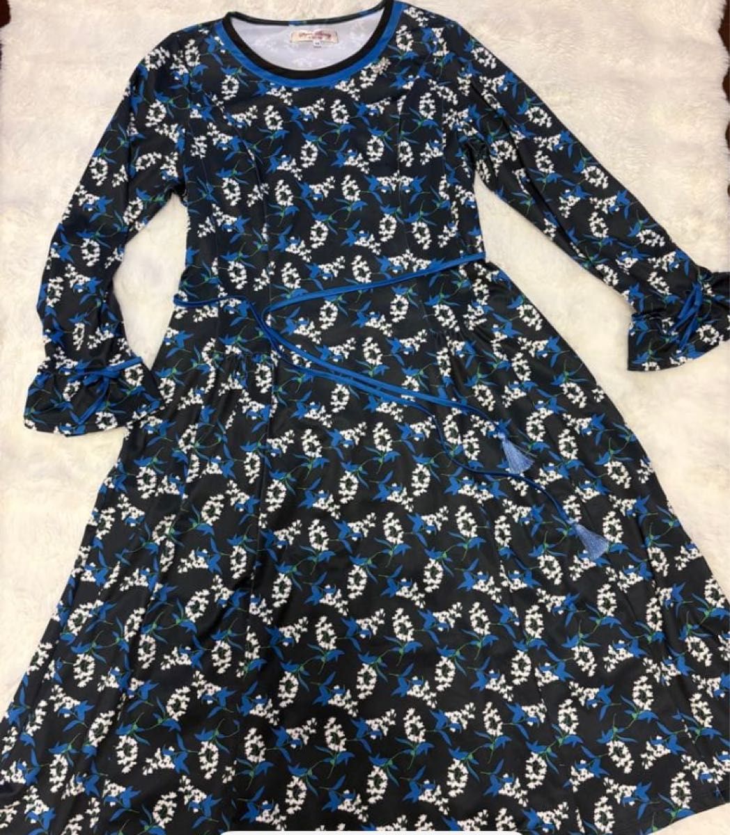 花卉图案长袖连衣裙 黑色 蓝色 44 XL Super Beauty