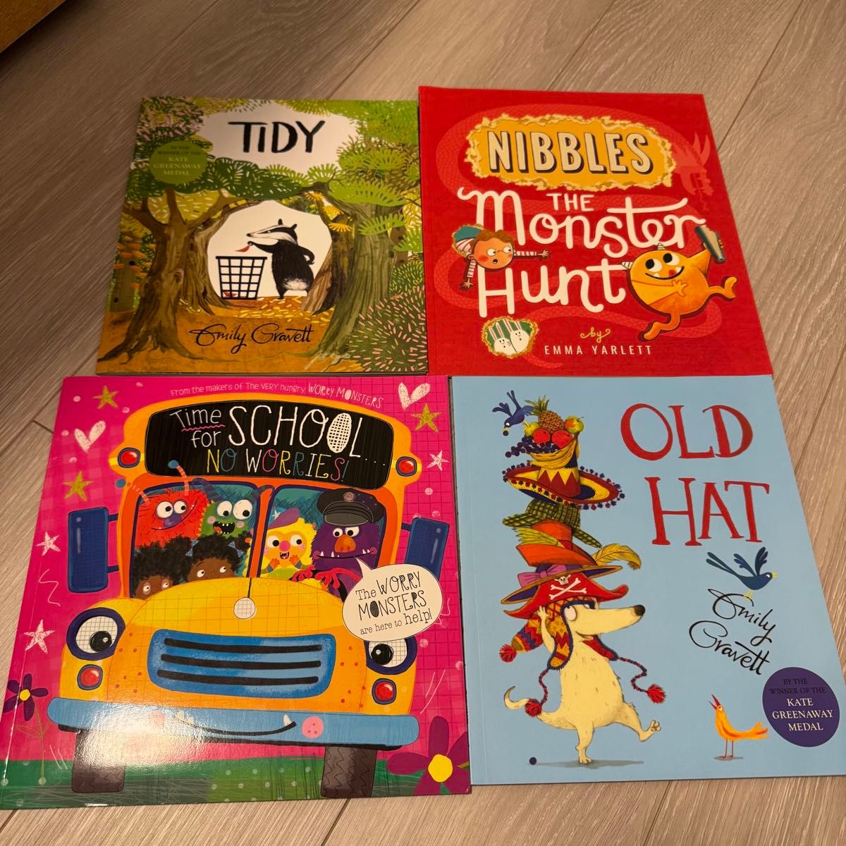 英语绘本4册套装 Tidy Nibbles Old Hat Time for School