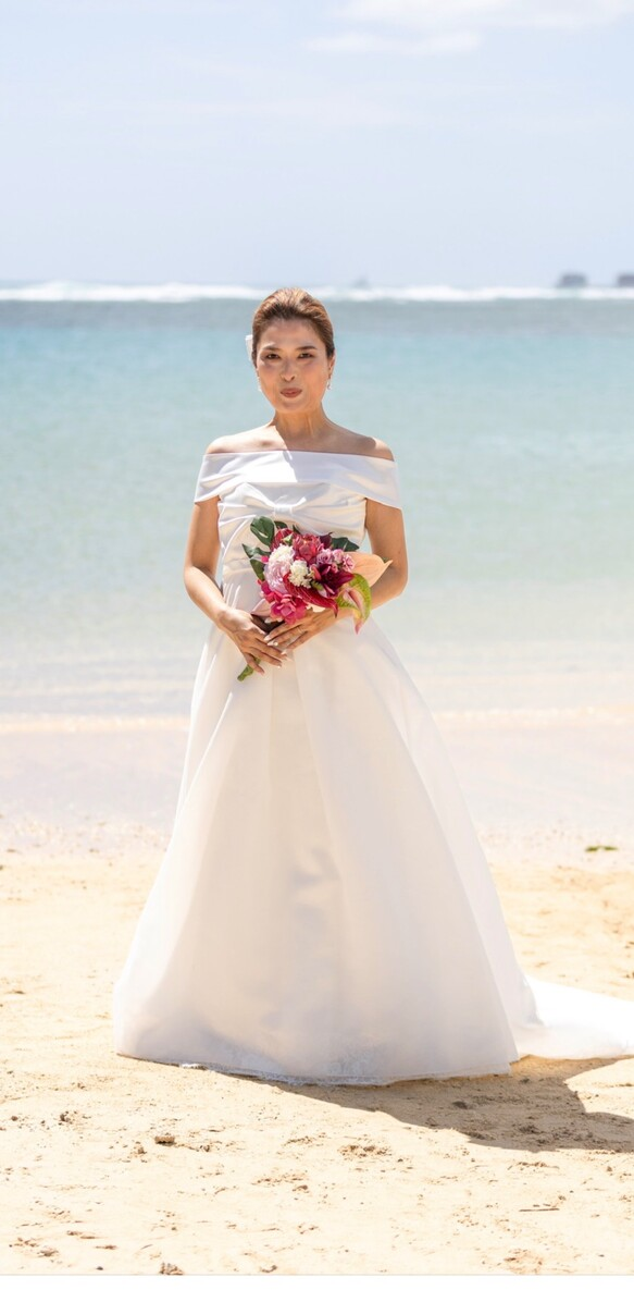 实例照片!only可拆卸的离岸白色光泽缎面新娘/婚纱