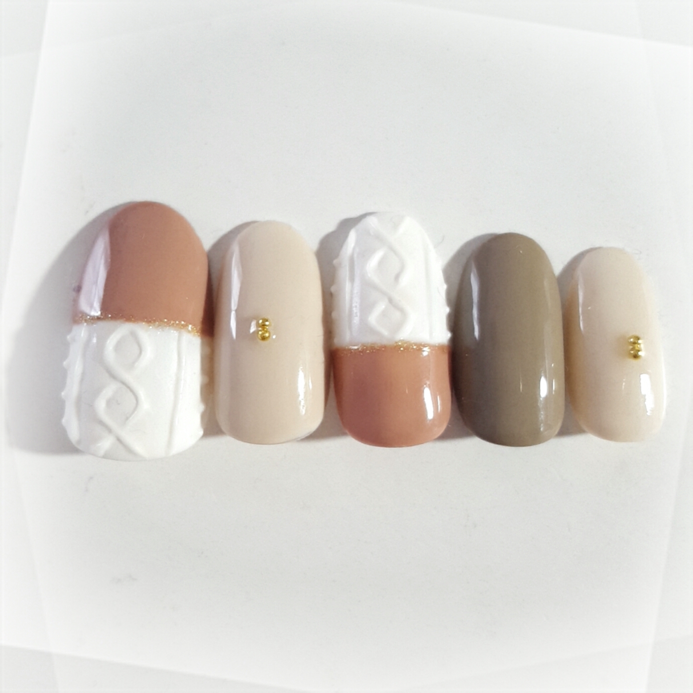 Bicolor Knit Nail Nudie