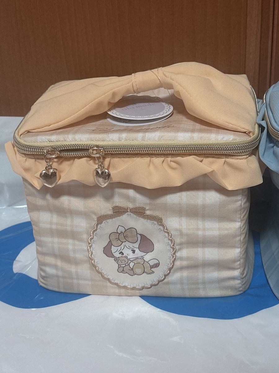 Lil ala mode mikko vanity pouch, matching check pattern, soufflé GIGO