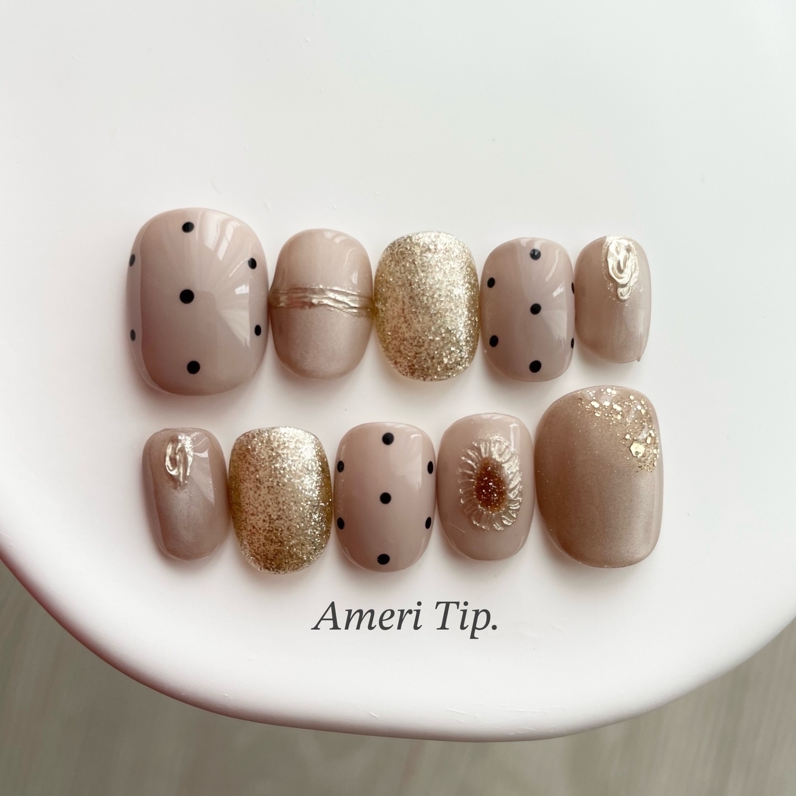 #18 Polka Dot Latte Gold | Brown Magnet Mirror Hologram Glitter Churun Dot Greige Beige Autumn Nail Tips