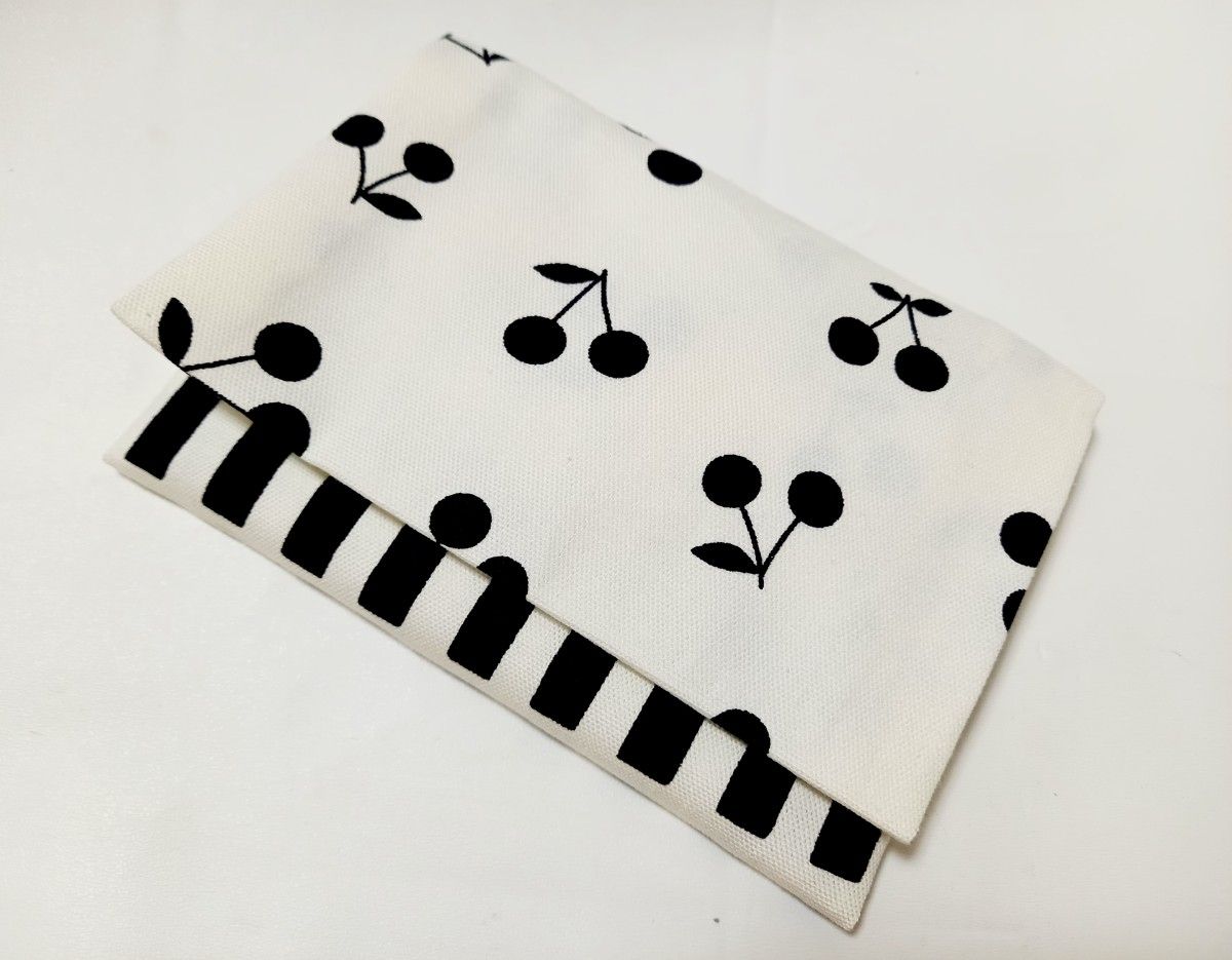 Mobile Pocket Handmade 1286. Ivory Cherry x Square