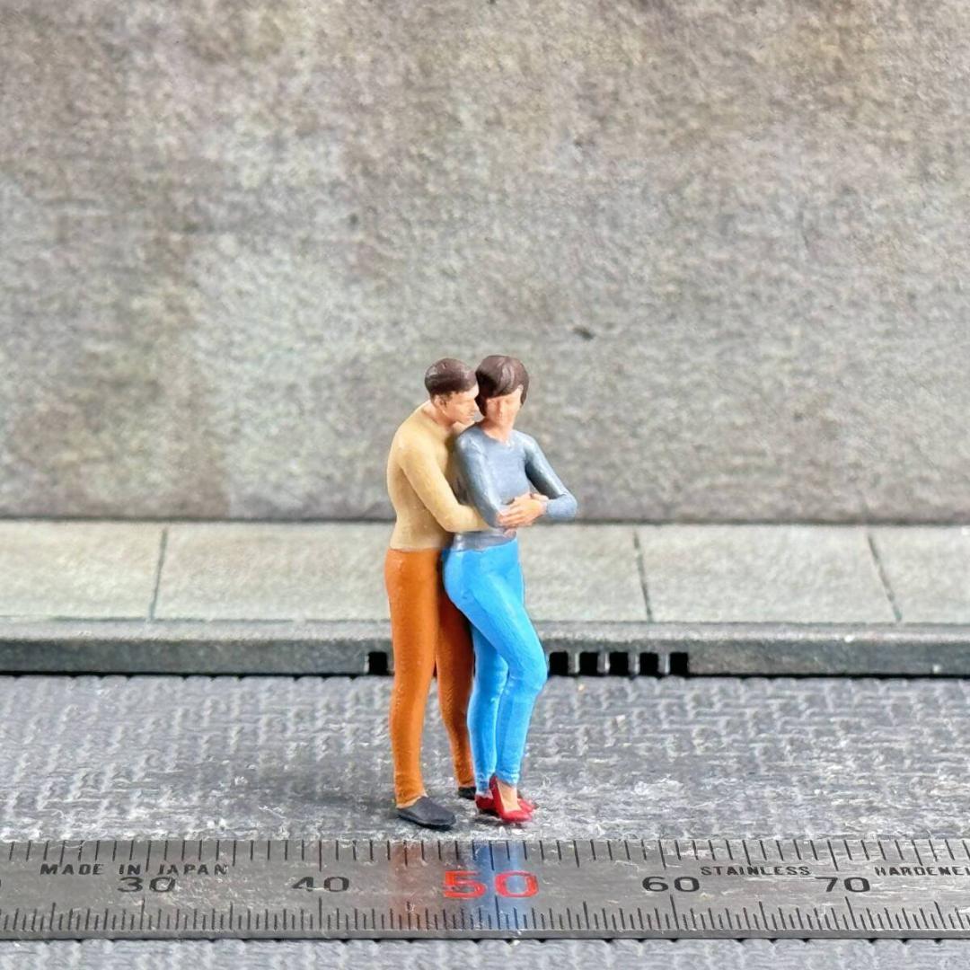 【CJ-753】1/64 比例 从背后拥抱女性的男性 手办