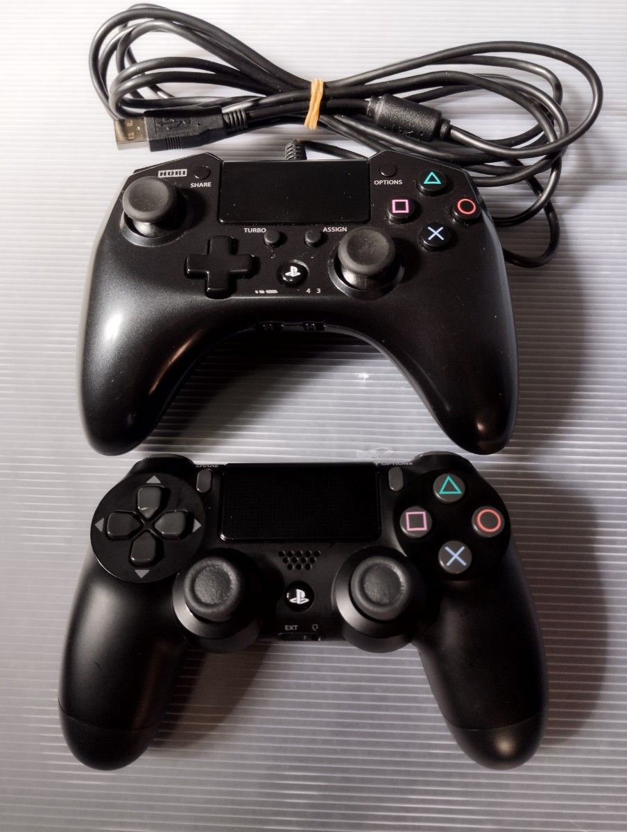 PS4 Controller 2-Pack HORI Wired Controller & DUALSHOCK4