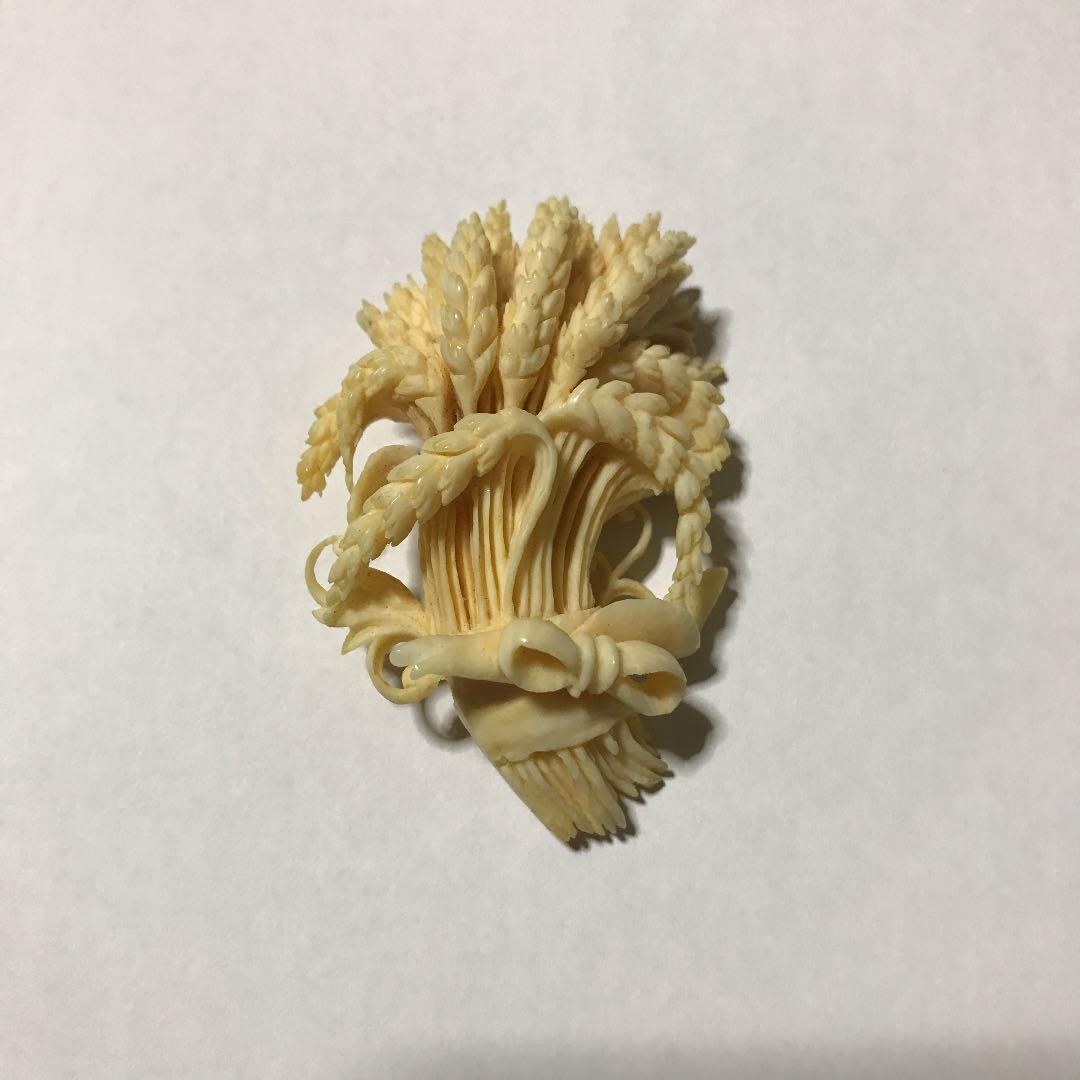 麦穗造型象牙胸针