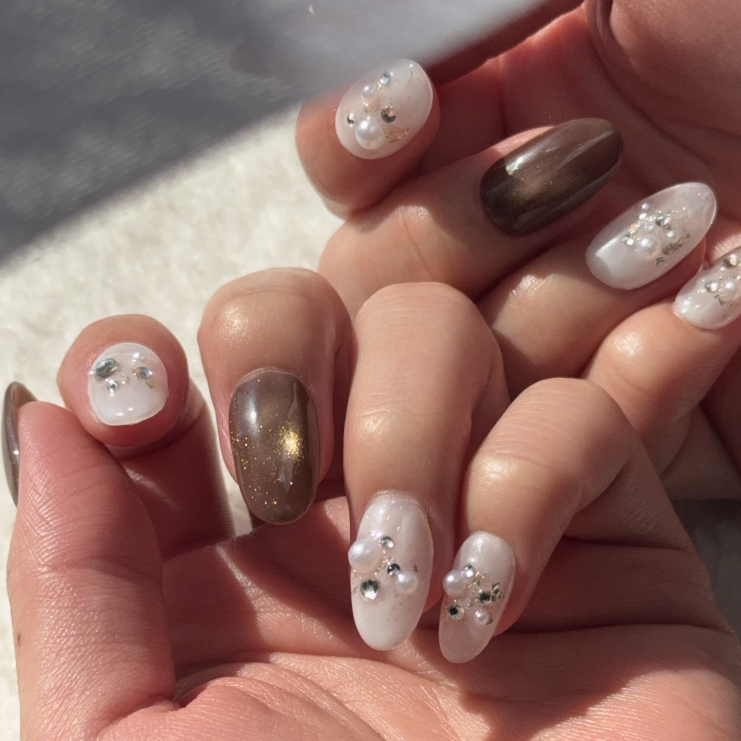 Bittersweet Cocoa Fingertips | Nail Tips Brown White Pearl Autumn Winter Date