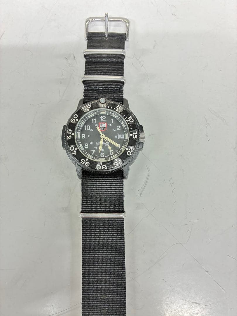 Luminox 黑色腕表