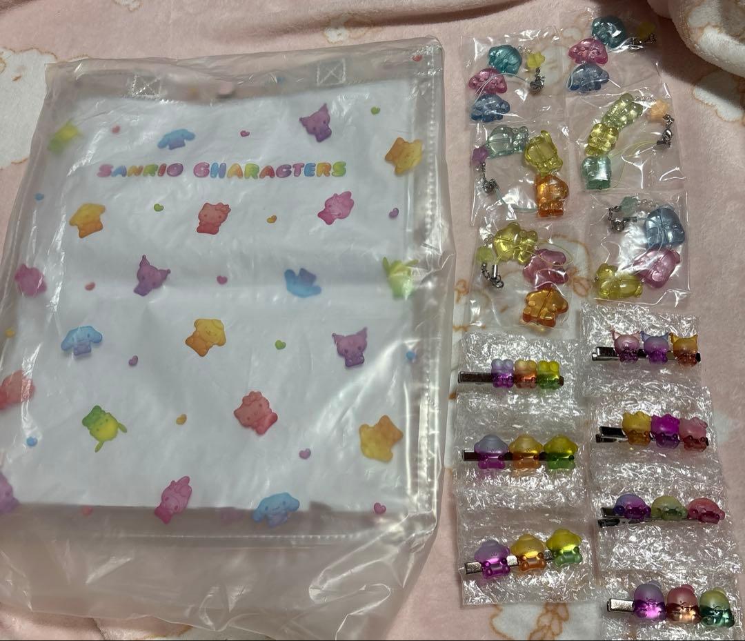三丽鸥角色周边商品批量出售