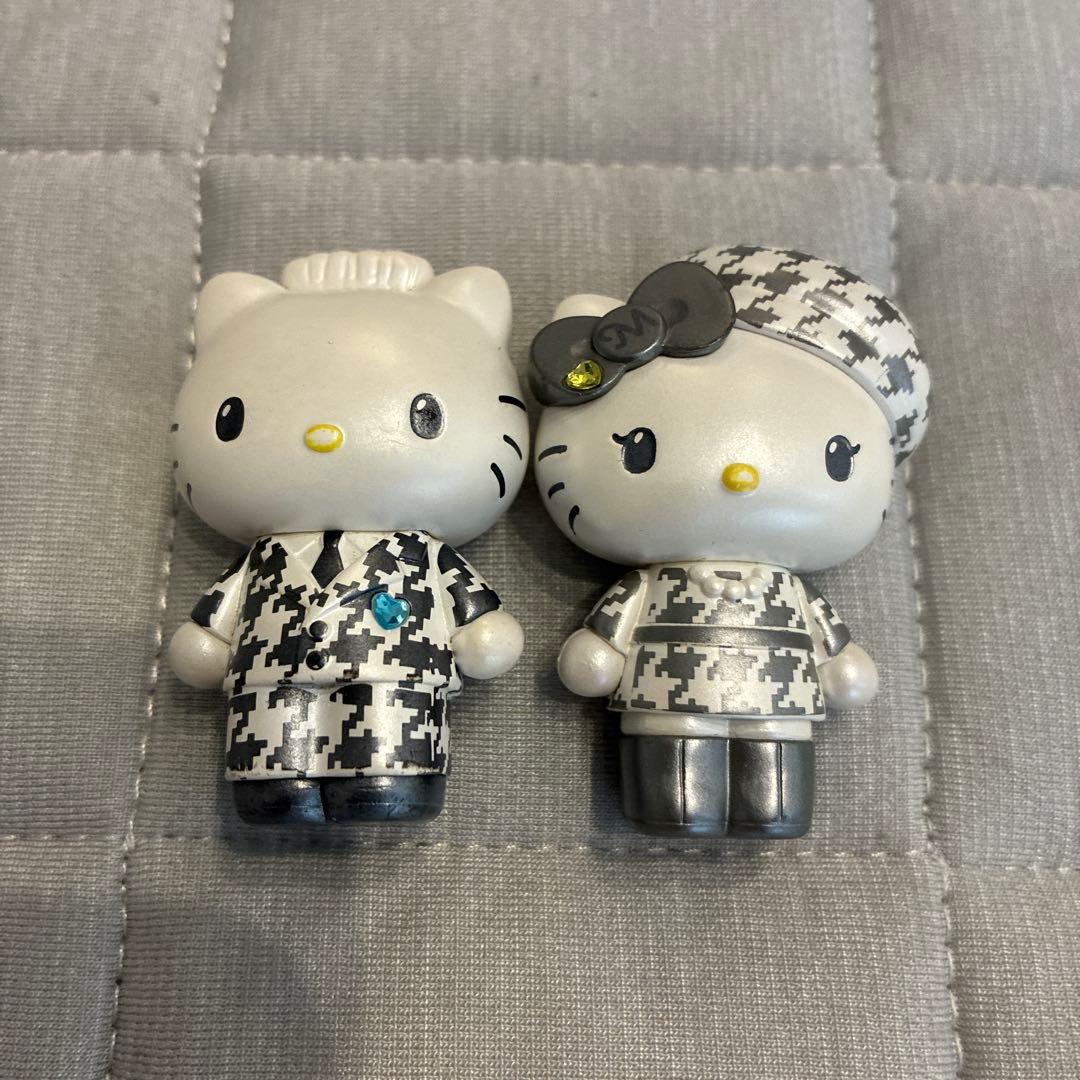Hello Kitty Checkered Pattern Figure Set of 2