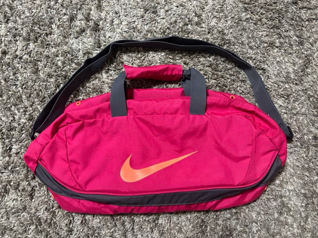 NIKE 波士顿包