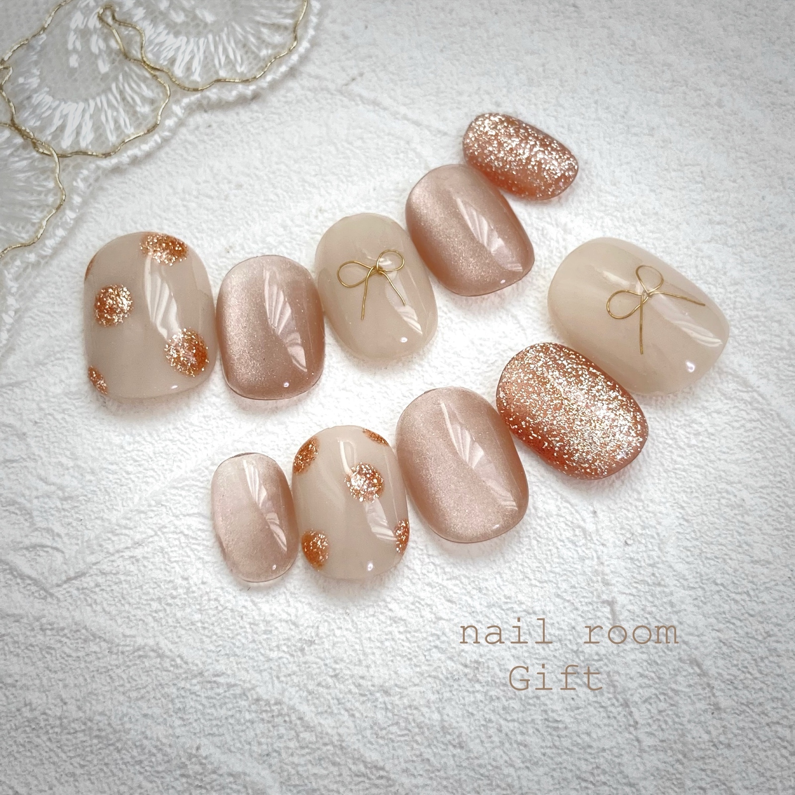 🎀Shiny Dots and Ribbon Nail Art
Dot Nail, Mirror Nail, Mirror Dot, Ribbon Nail, Adult-Cute Style, Simple, Magnetic