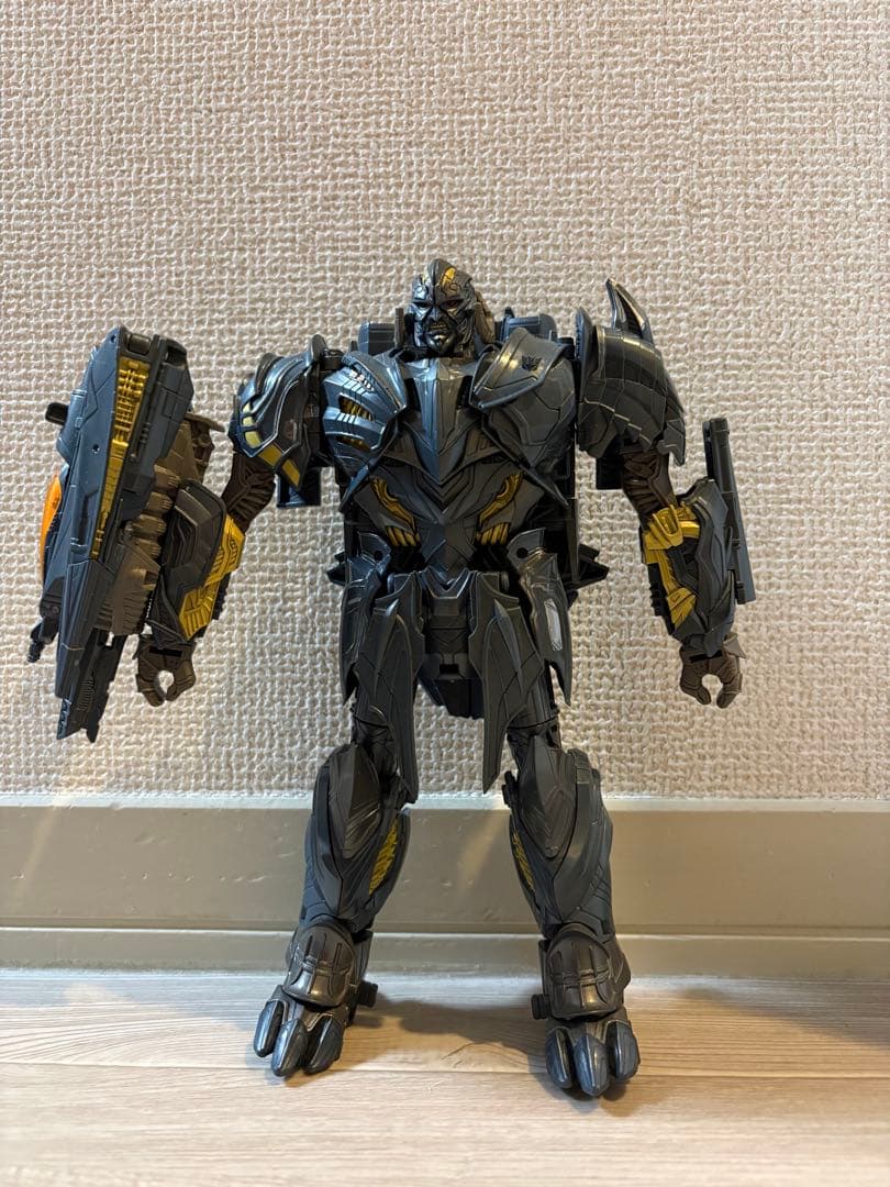 トランスフォーマー ロボット フィギュア