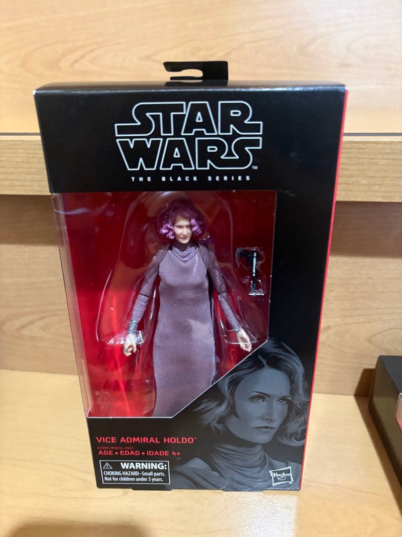 Hasbro Star Wars Black Series Admiral Holdo 2872 3