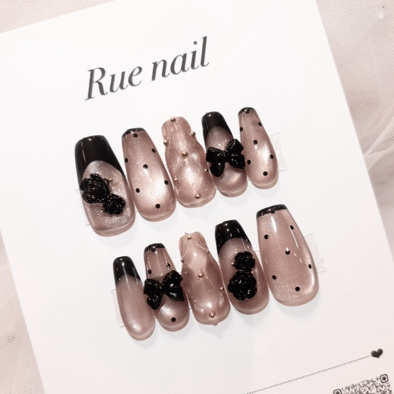 Nail tips, dots, magnet, beige, one-stroke, French, quilting