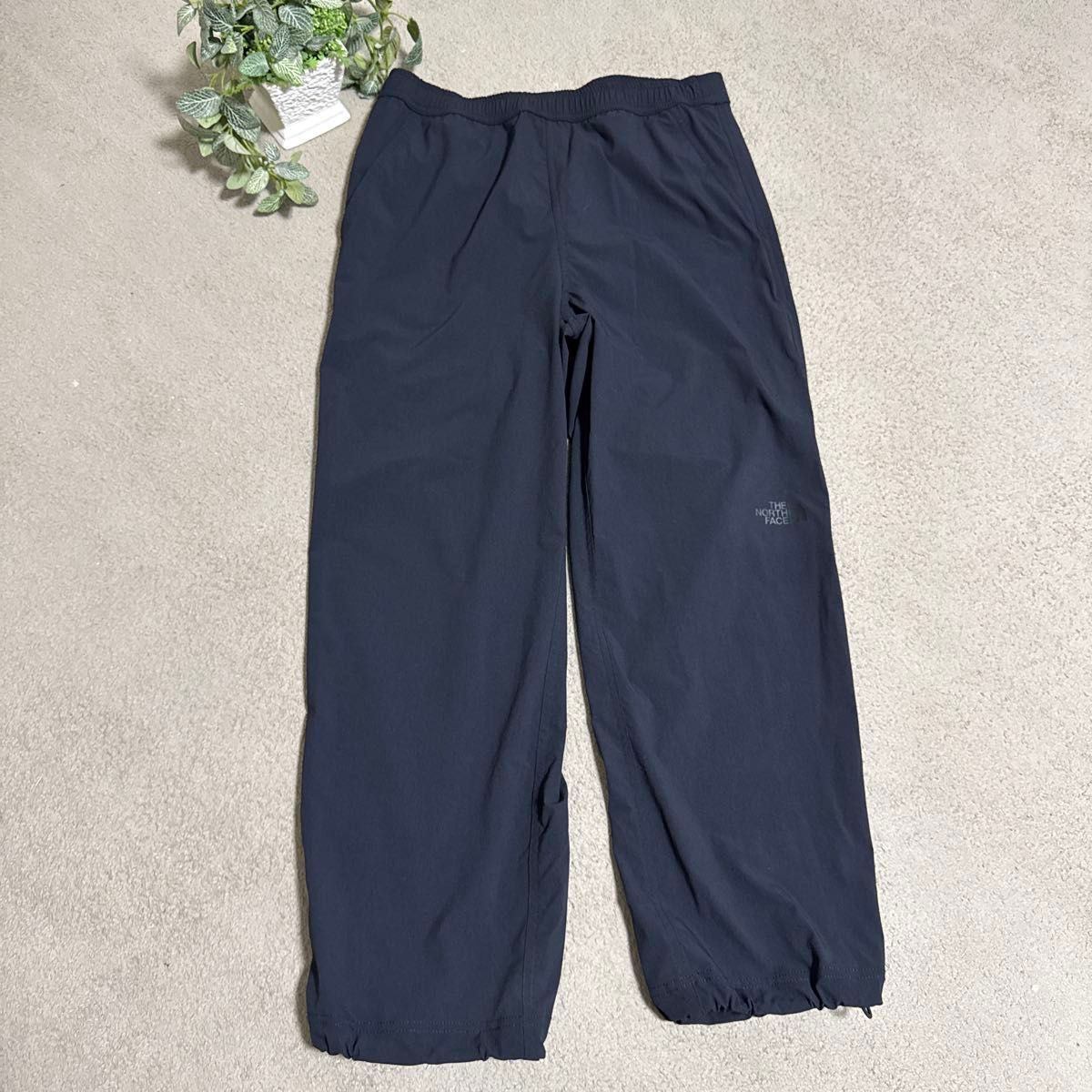 美品 ノースフェイス Sサイズ ヴェイグラントロングパンツ ストレッチ 撥水