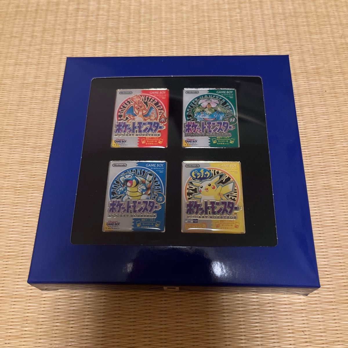 限定 宝可梦中心 包装徽章 口袋妖怪 红 绿 青 皮卡丘 四款套装