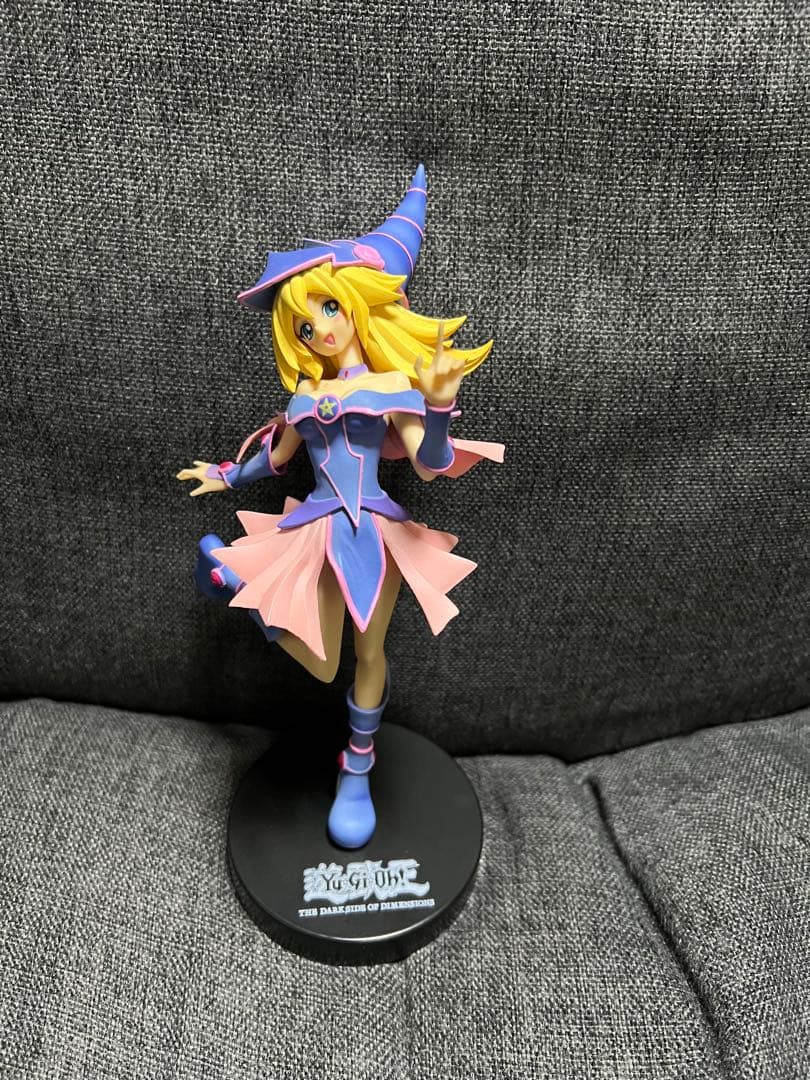 Yu-Gi-Oh! Dark Magician Girl Figure