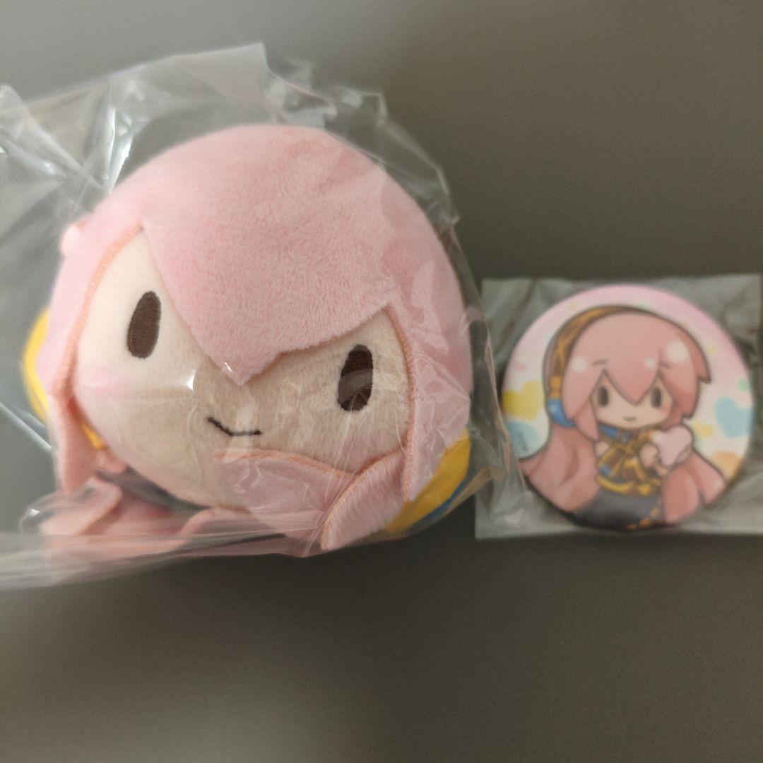 Segarakky抽签巡音luka fup布娃娃罐徽章2件套装