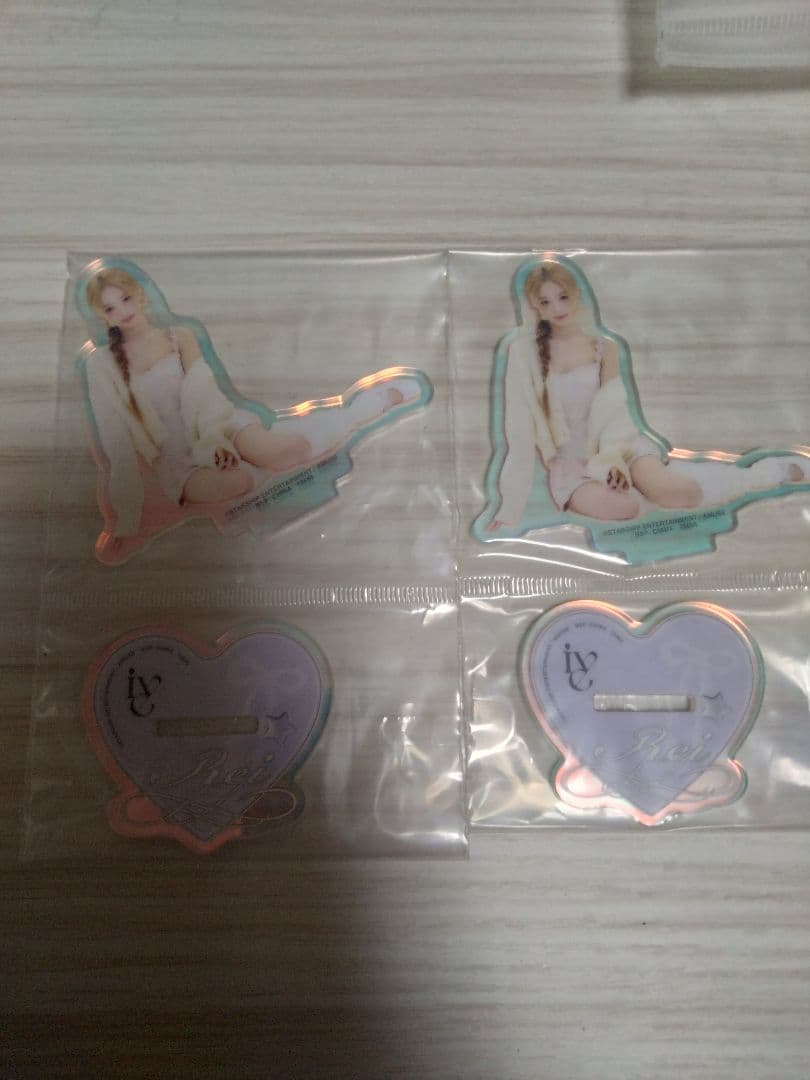 IVE 1st Lottery Ray Prize B Acrylic Stand Set of 2