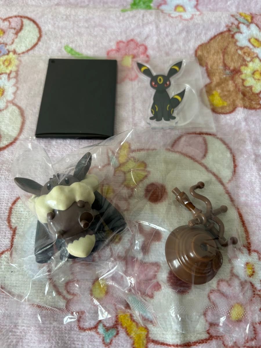 ポケモンセンター ミニチュアトルソー コスチュームボタン&ブラッキー