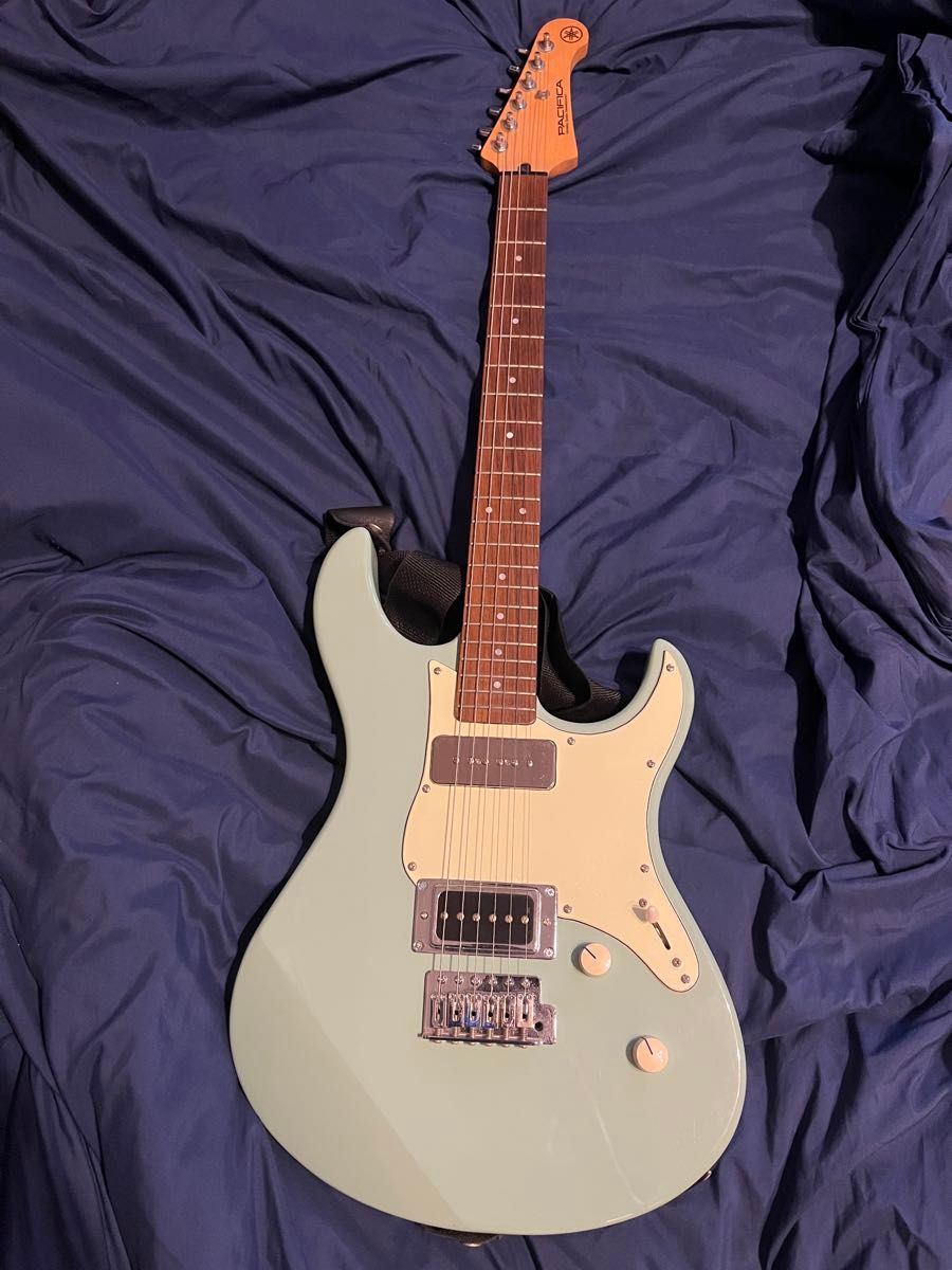 YAMAHA PACIFICA PAC112V PACIFICA电吉他