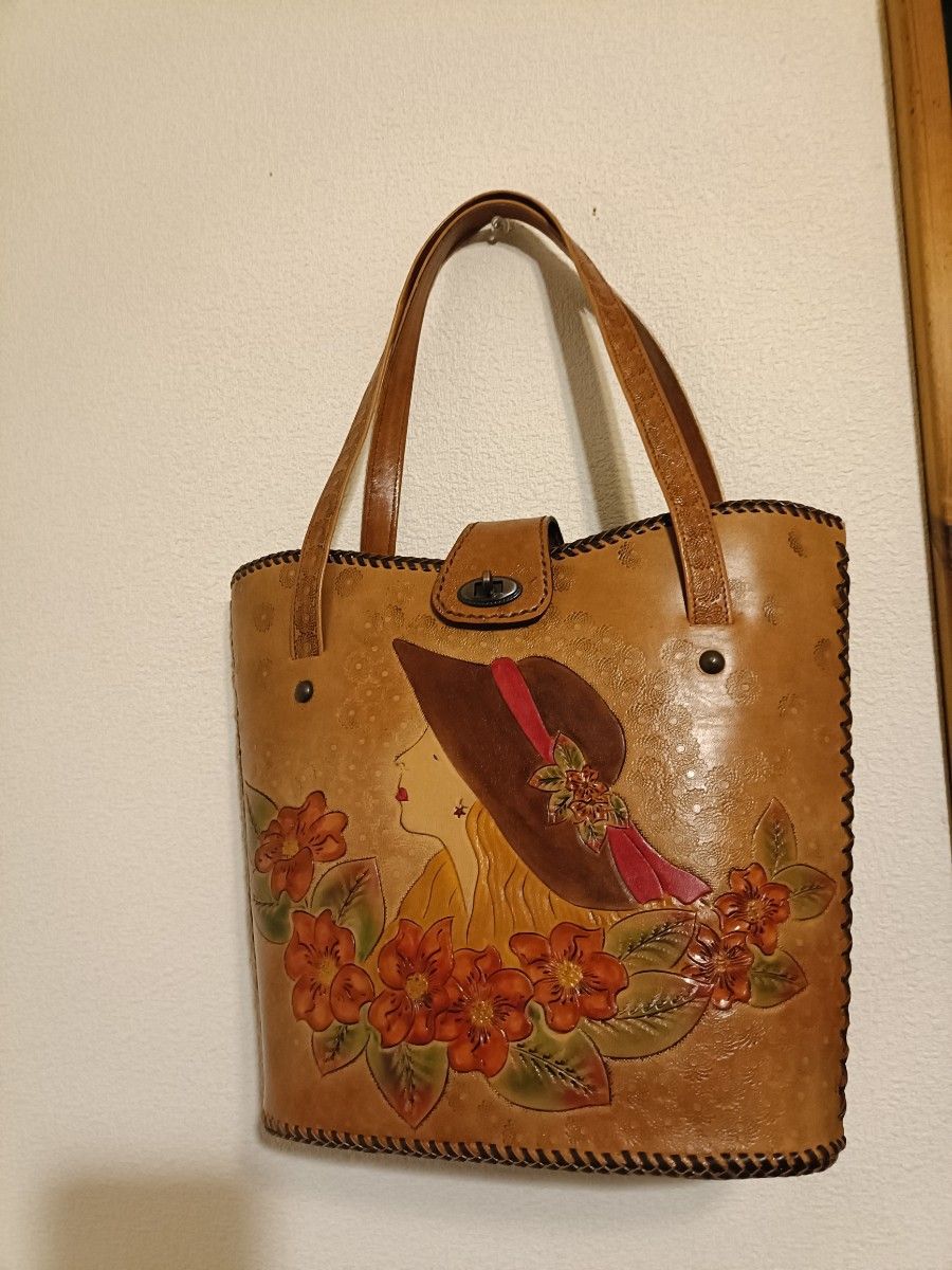 Excellent Condition / 1984 Vintage] Handmade Genuine Leather Carved Tote Bag