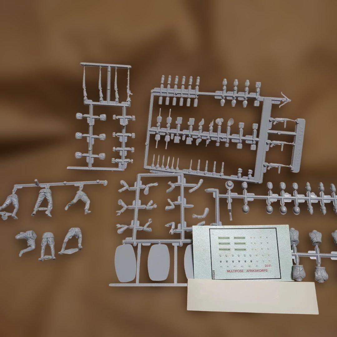 AIRFIX MULTIPOSE AFRIKAKORPS Figure