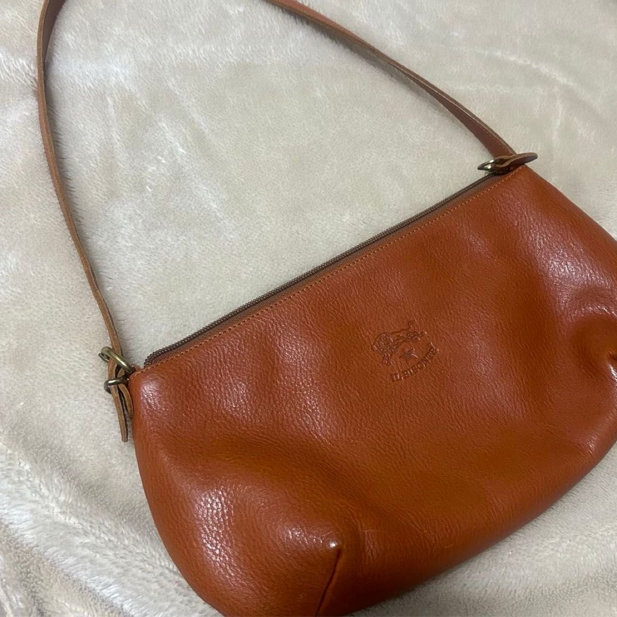 IL BISONTE ILBISONTE LEATHER SHOULDER BAG HALF MOON