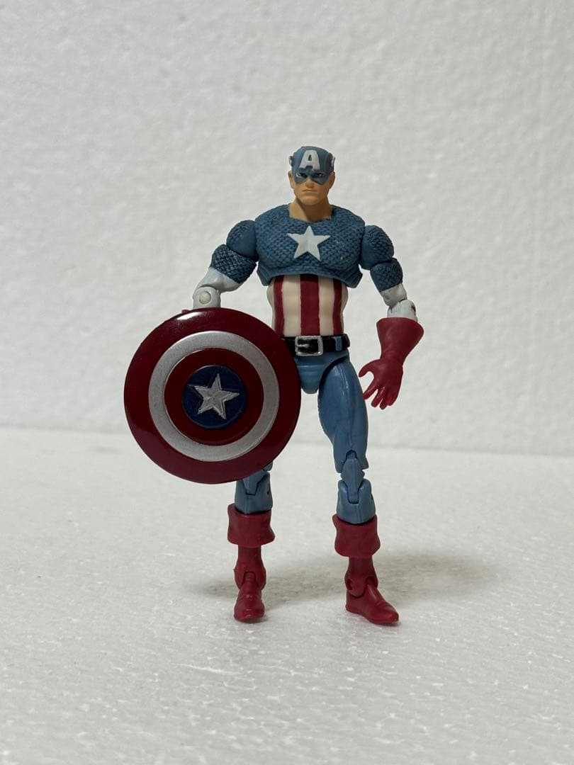 Marvel Universe Captain America Figure