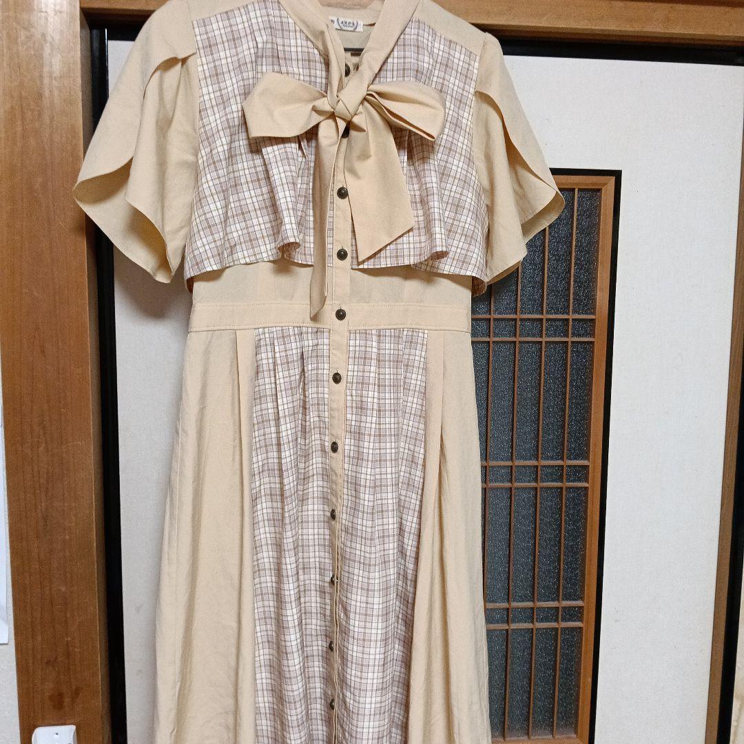 女士连衣裙