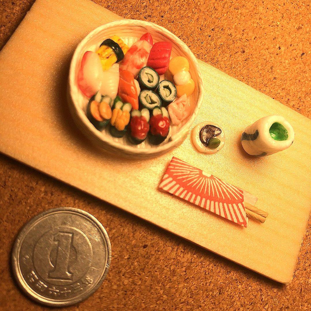 【迷你】树脂粘土豪华寿司套装 附茶碗、筷子和底座 手工制作