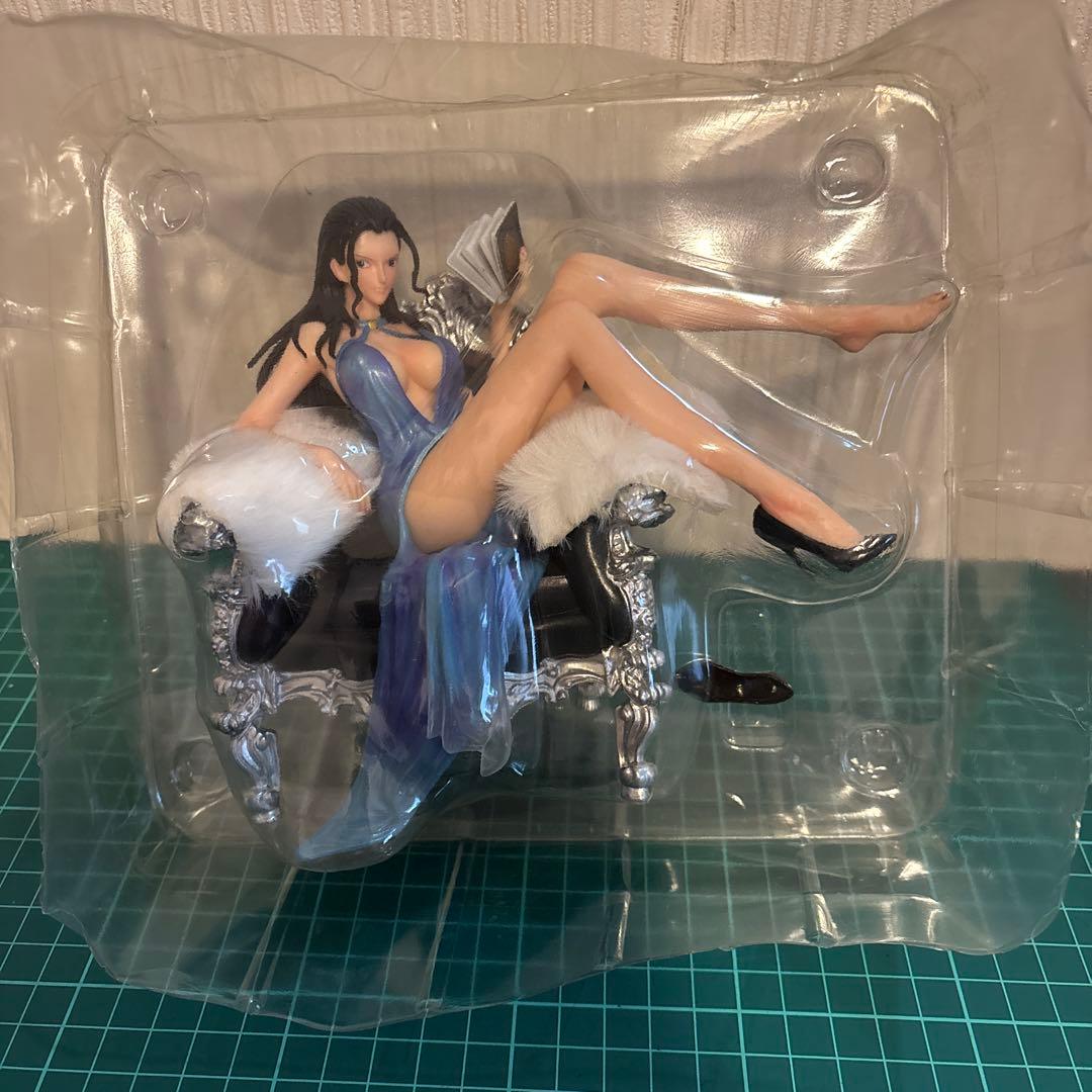 3好评纪念特卖中　海外限定！连衣裙 尼可·罗宾 手办 椅子◯