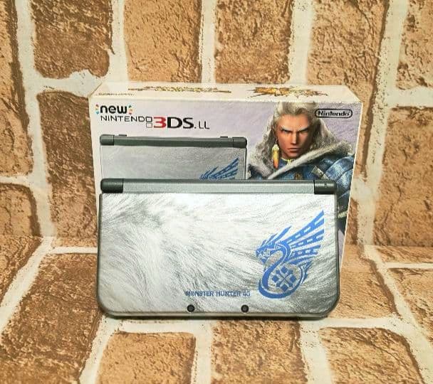 New Nintendo 3DS LL Monster Hunter 4G Console
