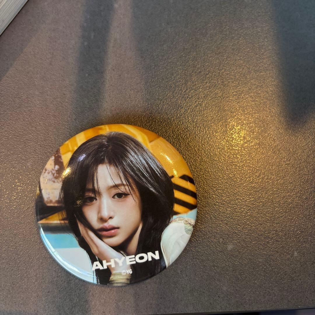BABYMONSTER AHYEON 徽章