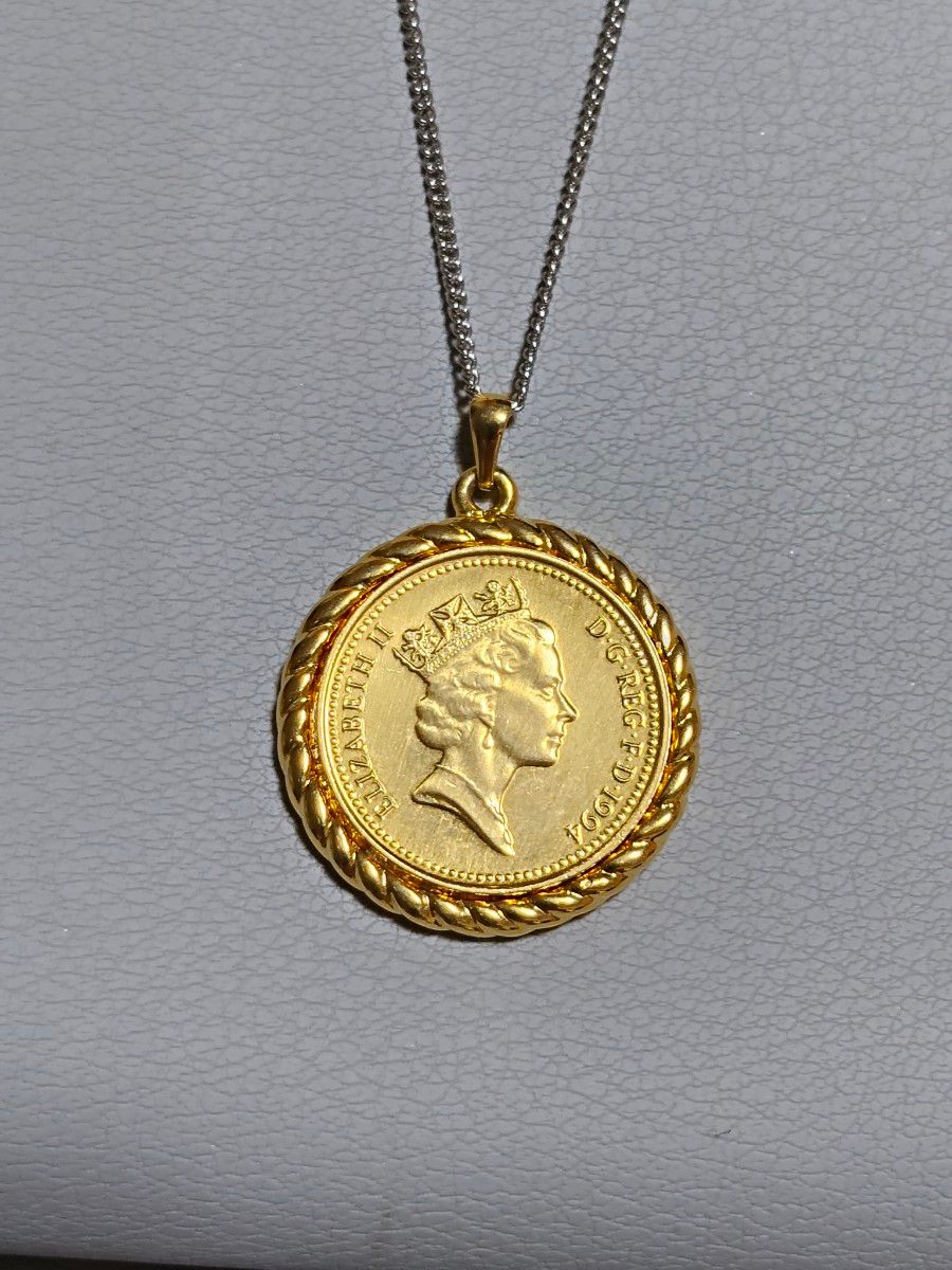 伊丽莎白女王硬币主题吊坠项链1994年金色美品