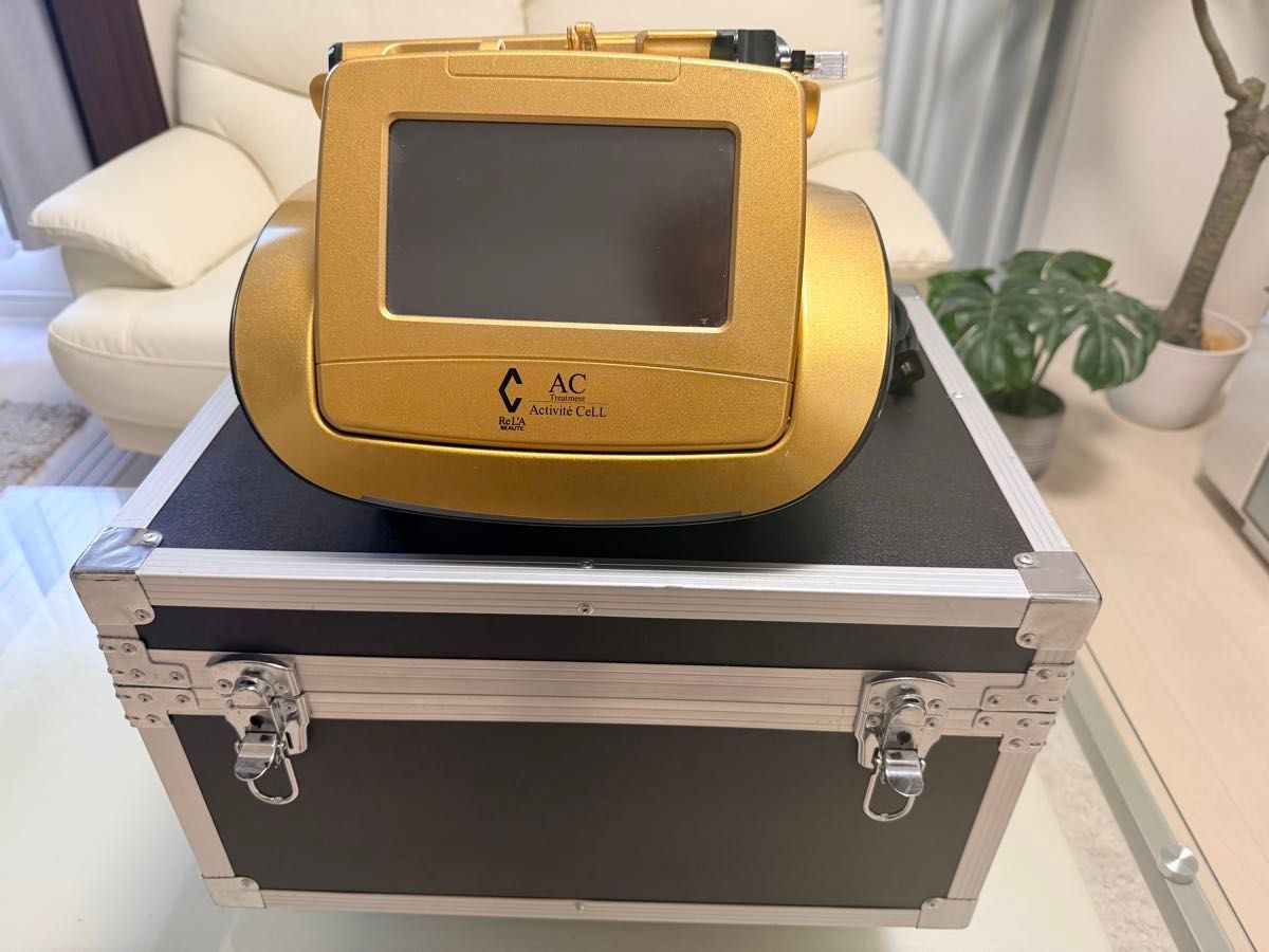 Reboot AC 美容仪 活性细胞 护理器 金色