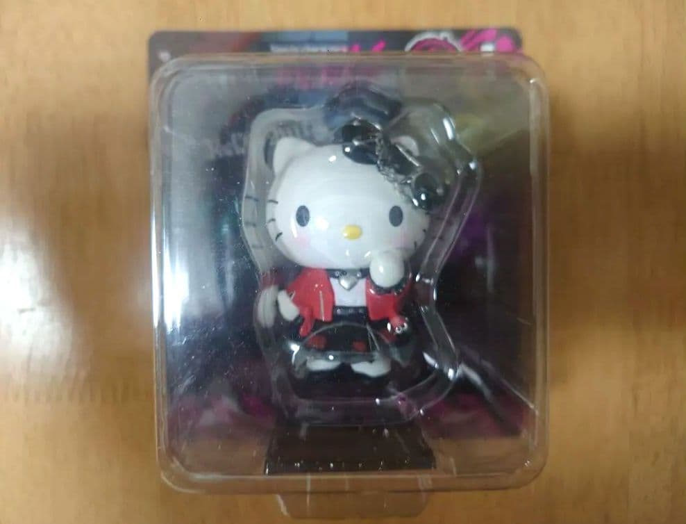 Hello Kitty PUNKS Party Figure