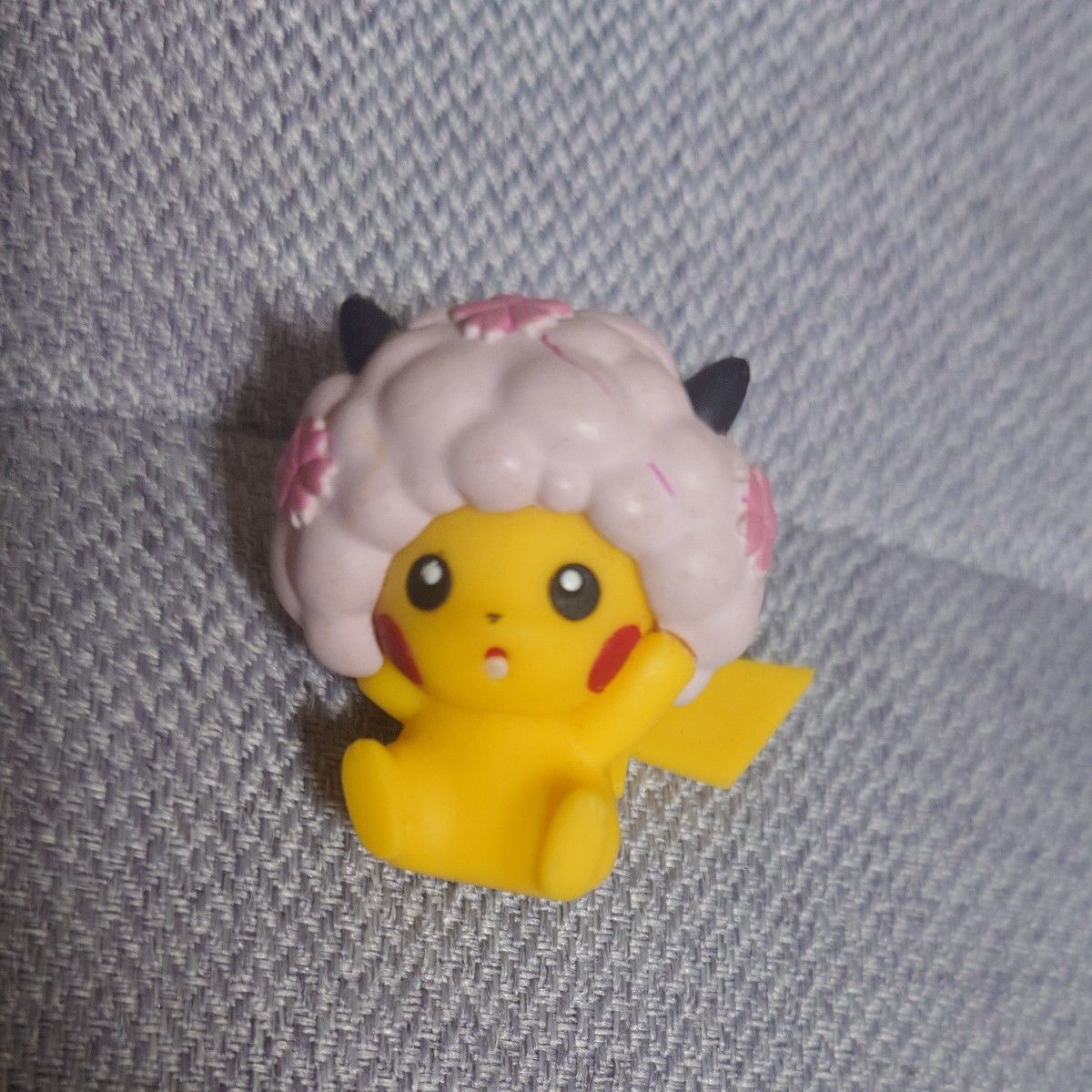 神奇宝贝皮卡丘花样滑冰樱花非洲皮卡丘神奇宝贝中心限定品