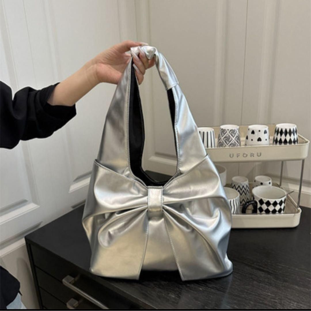 Big Ribbon One-Shoulder Bag Metallic Silver Gathered Ribbon Shoulder Bag Korean