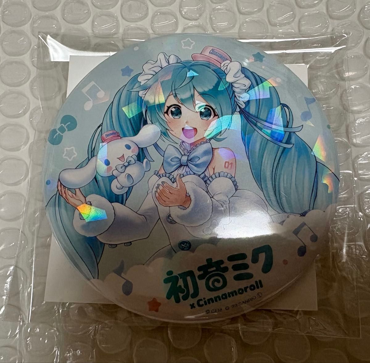 Rakuten Collection / Hatsune Miku / Cinnamoroll Lottery / Rakucore / Cinnamon / Cinnamon Miku / Hologram BIG Can Badge Life-Size Miku