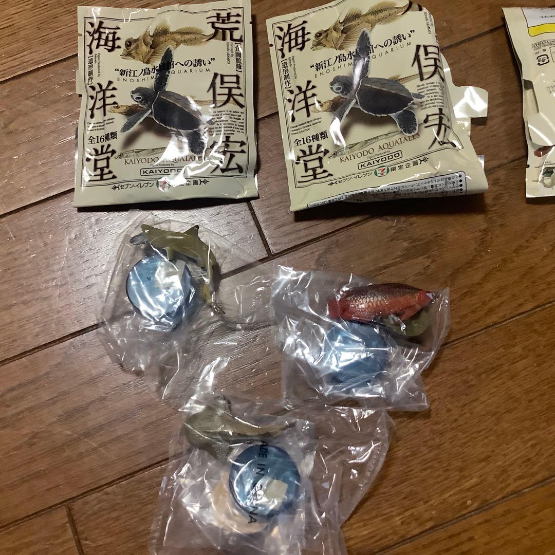 Kaiyodo Invitation to the New Enoshima Aquarium Bottle Cap Figures 3 Types