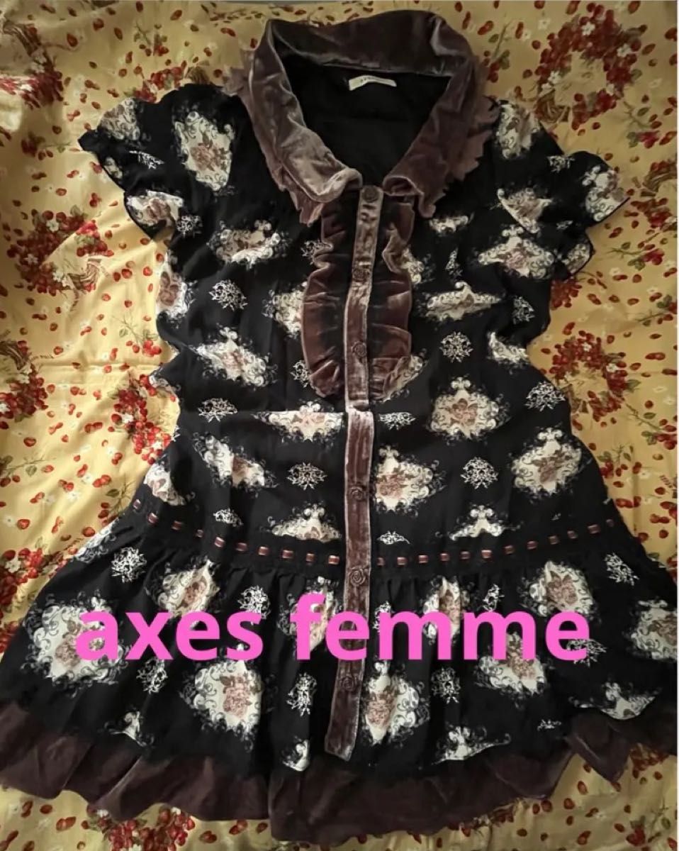 axes femme 黑玫瑰印花天鹅绒镶边束腰外衣 优雅