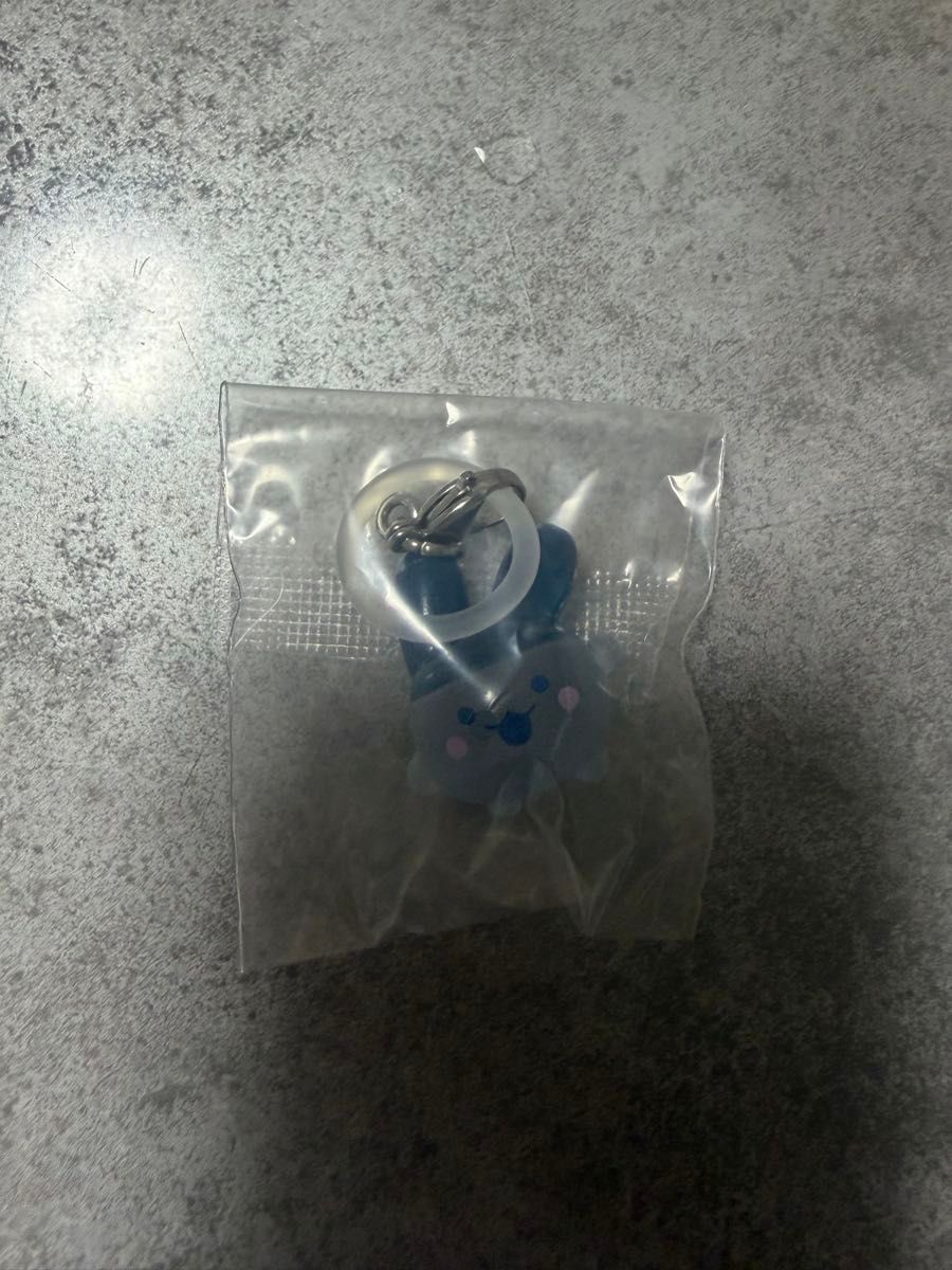 鸡蛋眼妆饰品眼妆蓝色饰品