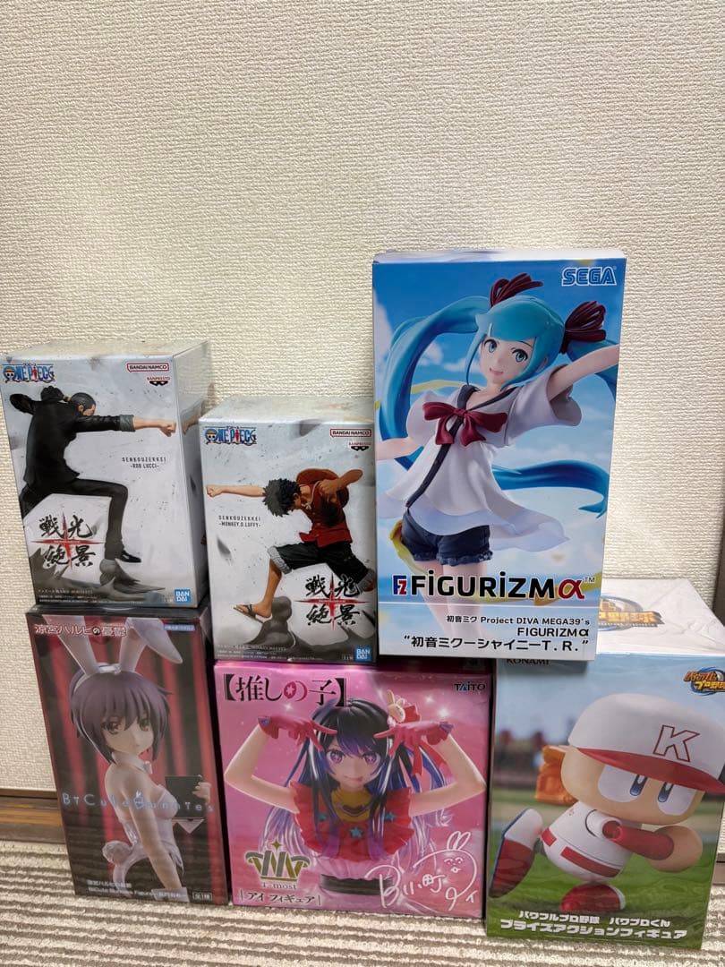 手办6种套装 整套出售 海贼王 初音未来 推推子