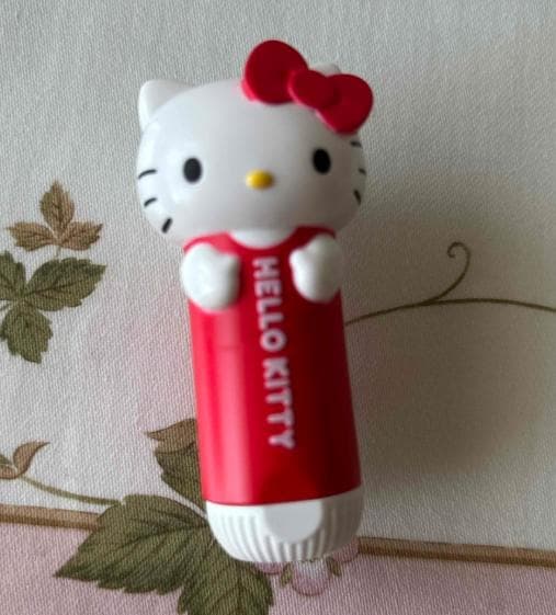 Hello Kitty figurine-shaped small storage