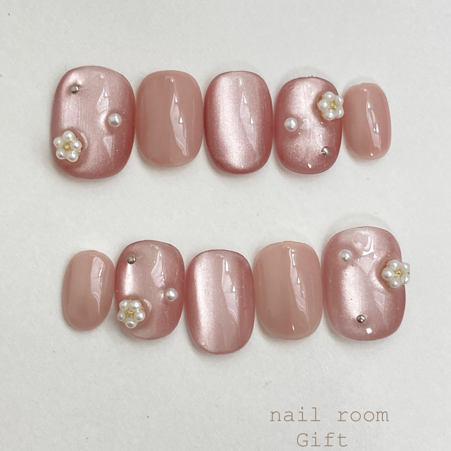 🩷Pink Mug and Flower Pearl / Pink Nail, Flower Nail, Nail Tips, Pearl Flower, Flower Nail, Muted Pink, Nail Tips, Spring, Magnetic Nail, Adult Elegance