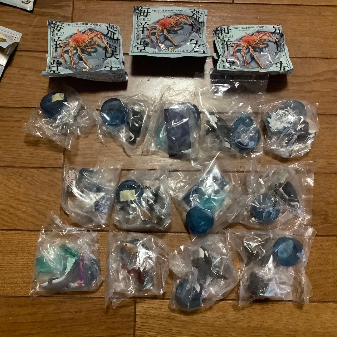 Kaiyodo Invitation to the New Enoshima Aquarium Bottle Cap Figure 13-Type Set