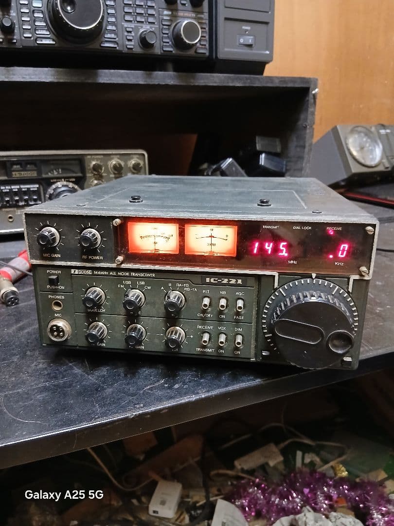 Icom收发器IC221废品。请不要索赔。