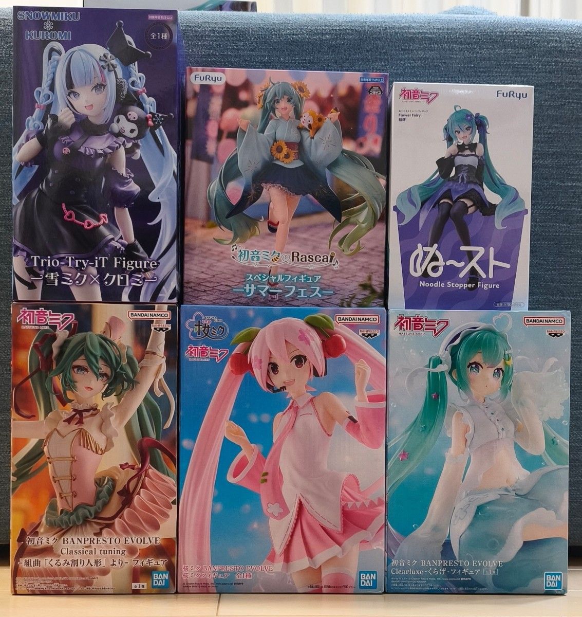 “未拆封”初音未来手办6体套装 整套出售